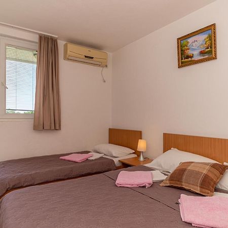 Apartment Knezevic Petrovac na moru Exterior foto