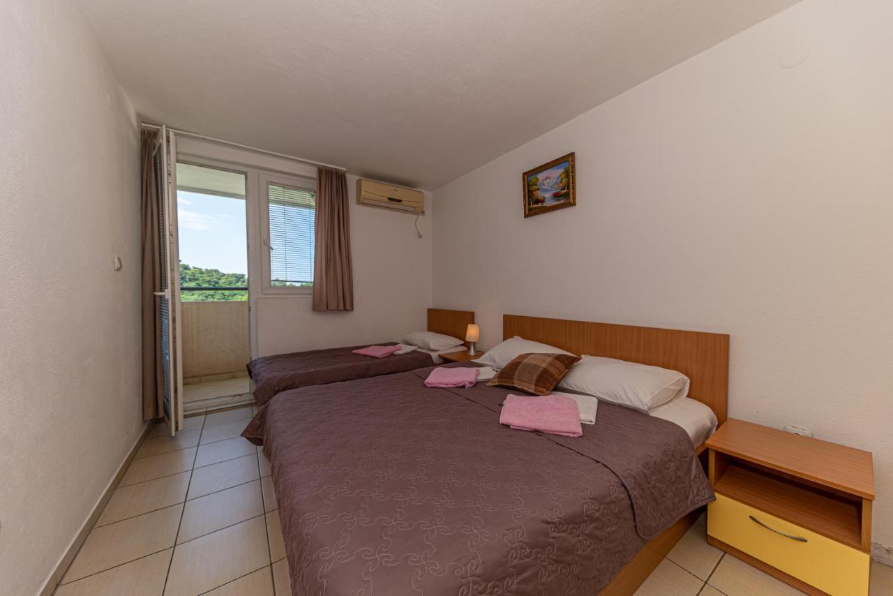 Apartment Knezevic Petrovac na moru Exterior foto