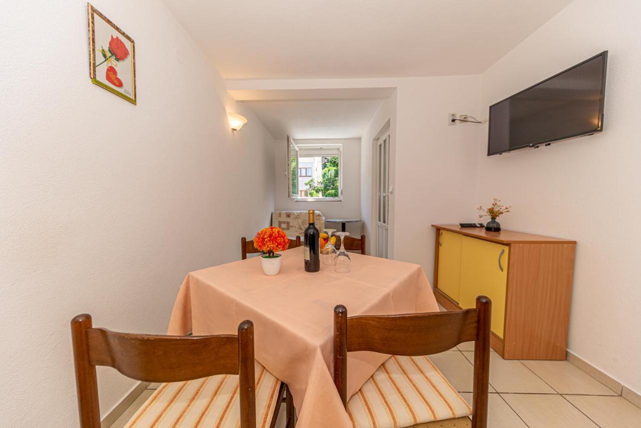 Apartment Knezevic Petrovac na moru Exterior foto