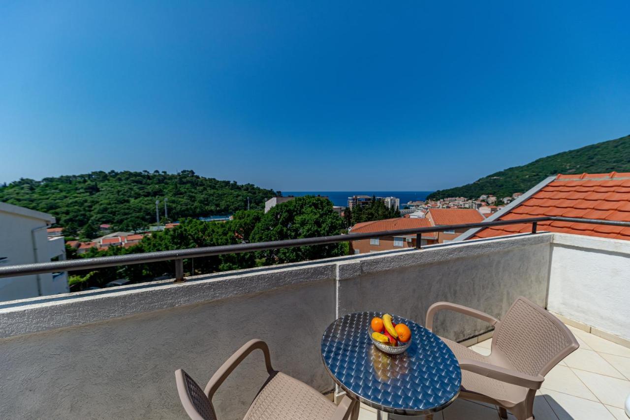 Apartment Knezevic Petrovac na moru Exterior foto
