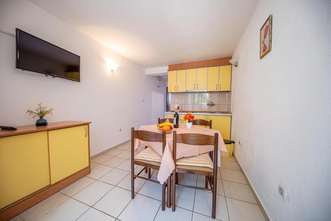 Apartment Knezevic Petrovac na moru Exterior foto