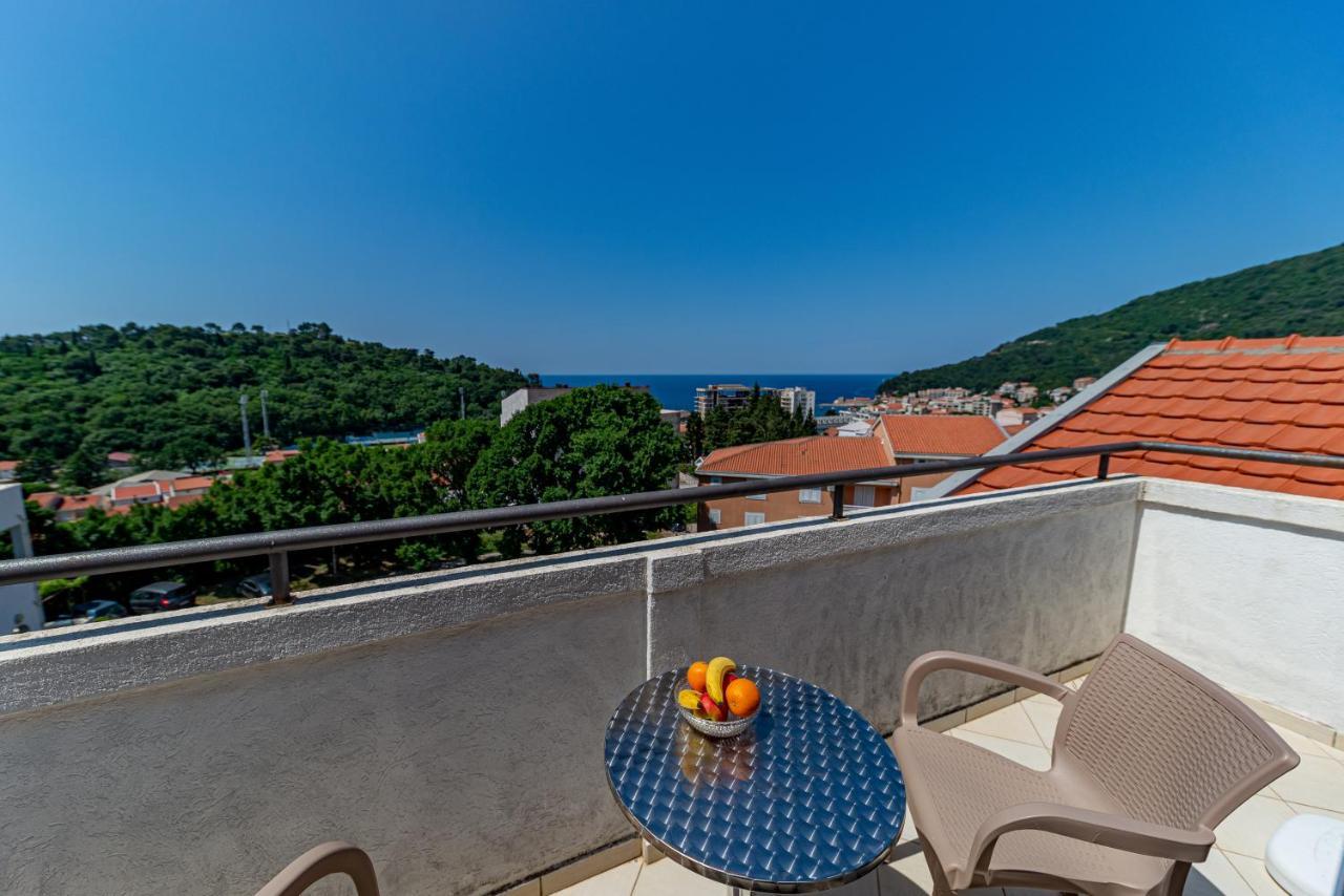 Apartment Knezevic Petrovac na moru Exterior foto
