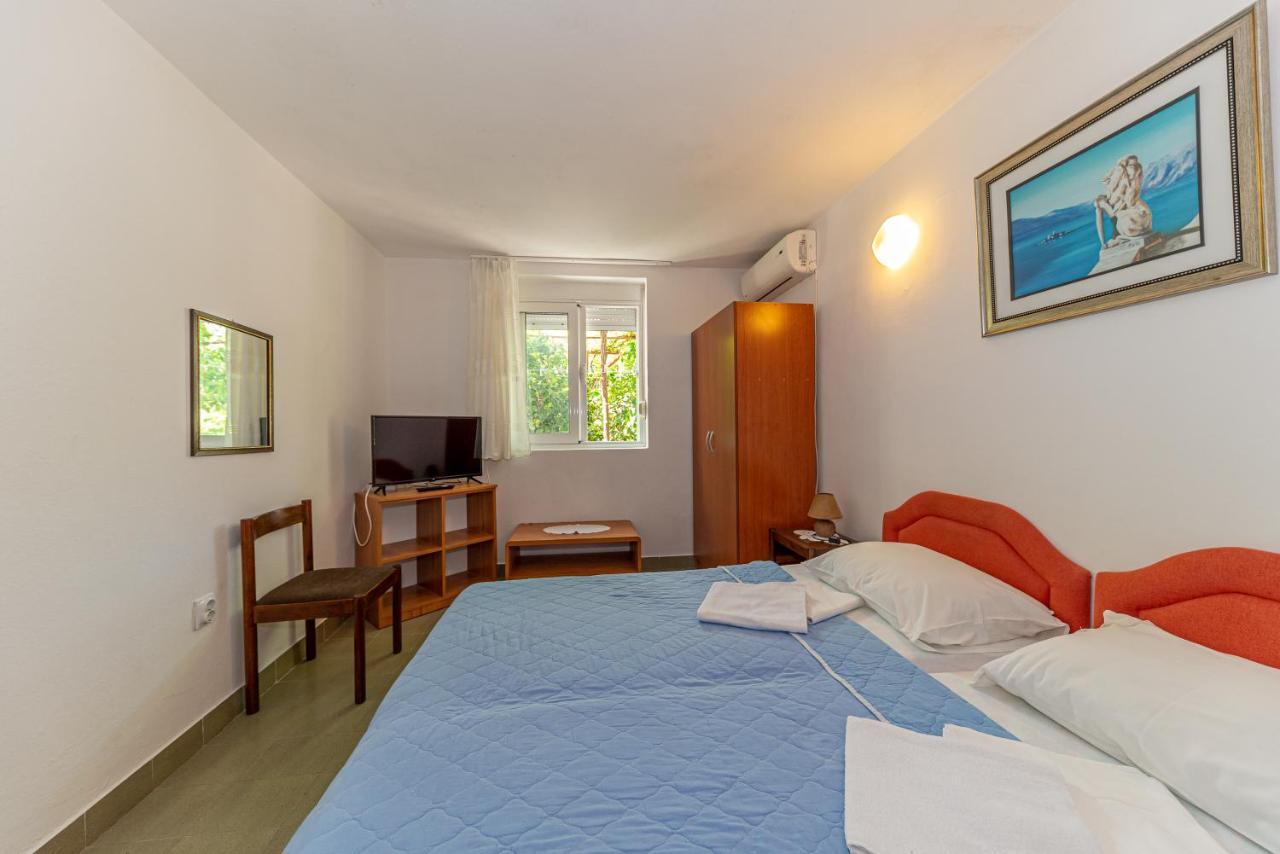 Apartment Knezevic Petrovac na moru Exterior foto