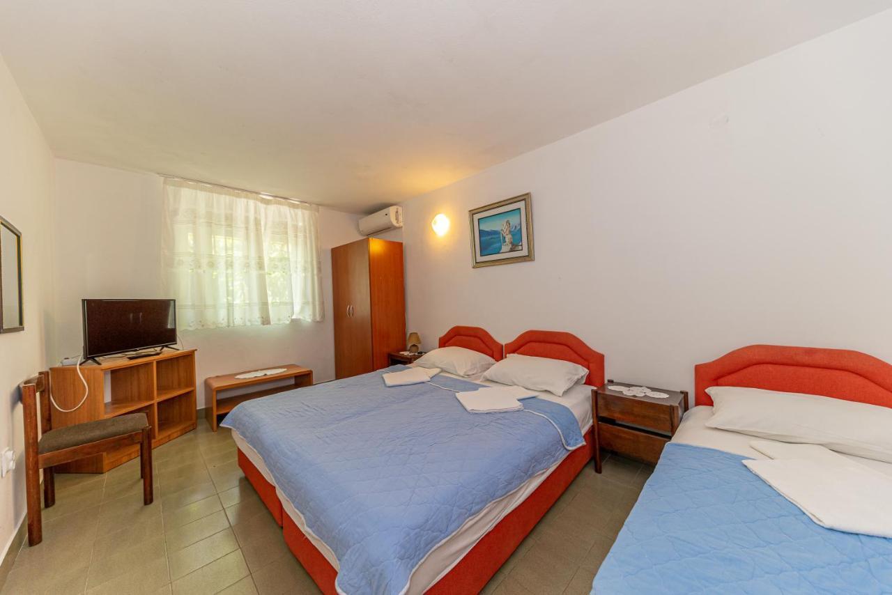 Apartment Knezevic Petrovac na moru Exterior foto