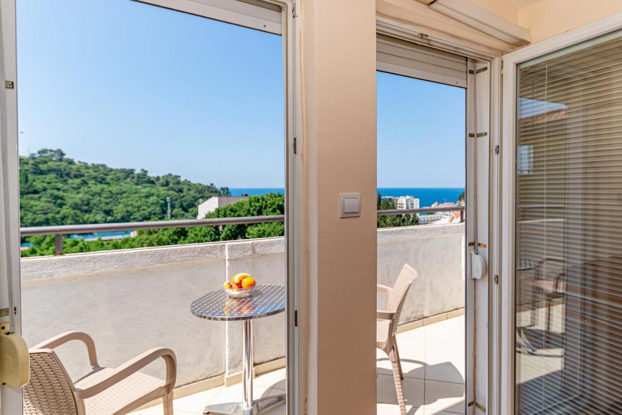 Apartment Knezevic Petrovac na moru Exterior foto