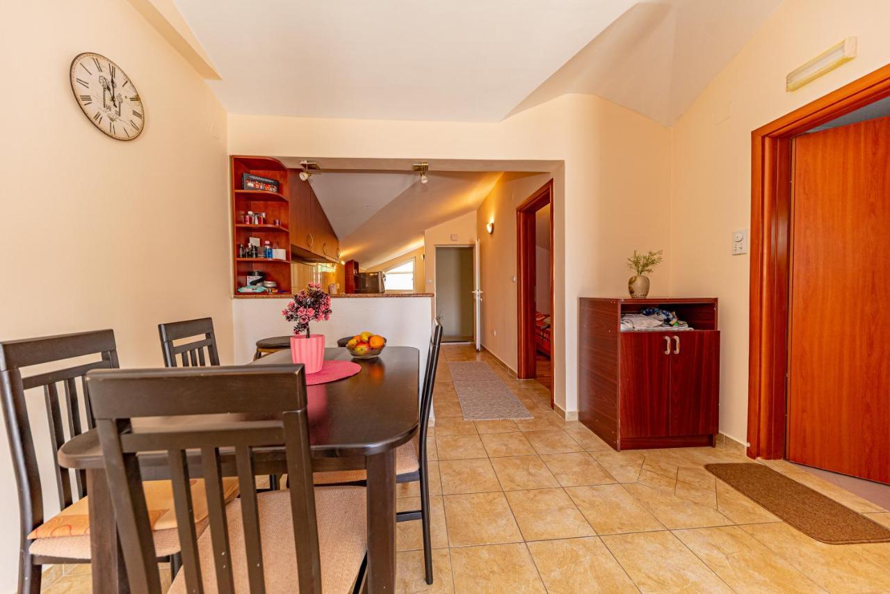 Apartment Knezevic Petrovac na moru Exterior foto