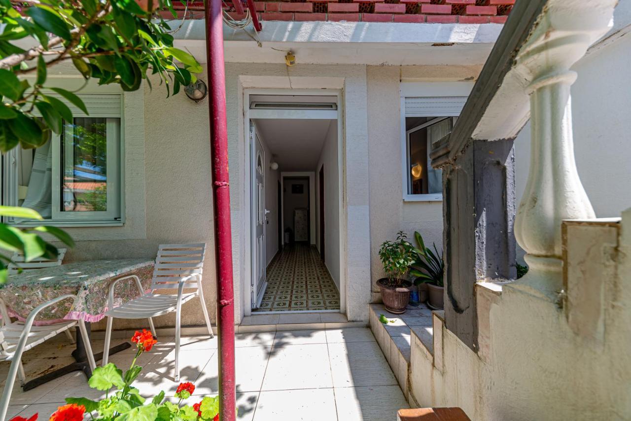 Apartment Knezevic Petrovac na moru Exterior foto