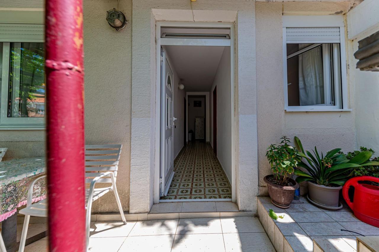 Apartment Knezevic Petrovac na moru Exterior foto