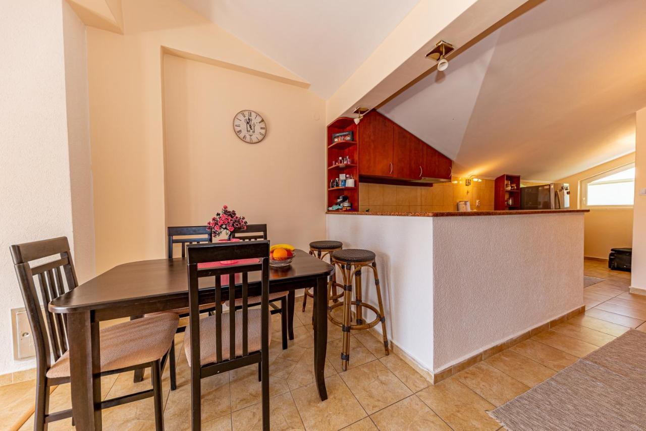 Apartment Knezevic Petrovac na moru Exterior foto