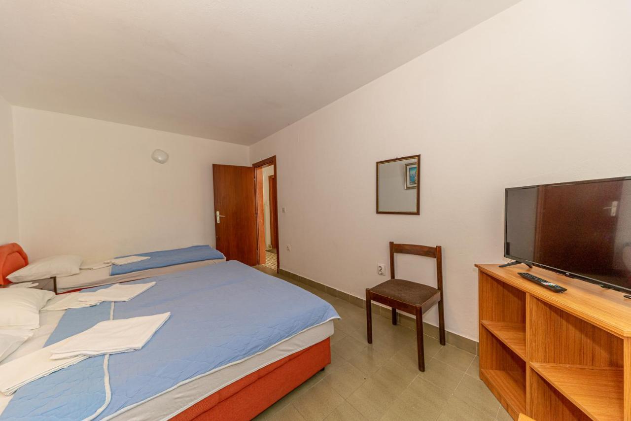 Apartment Knezevic Petrovac na moru Exterior foto