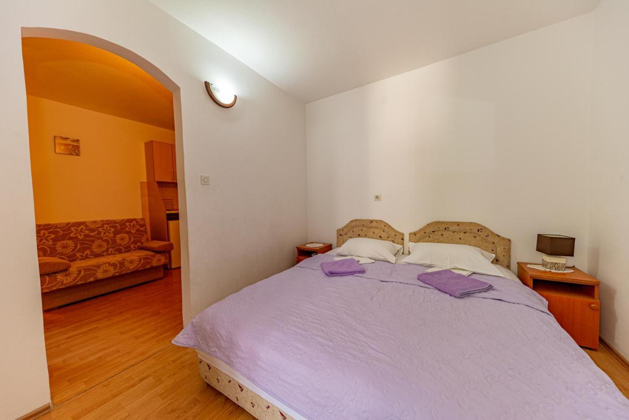 Apartment Knezevic Petrovac na moru Exterior foto