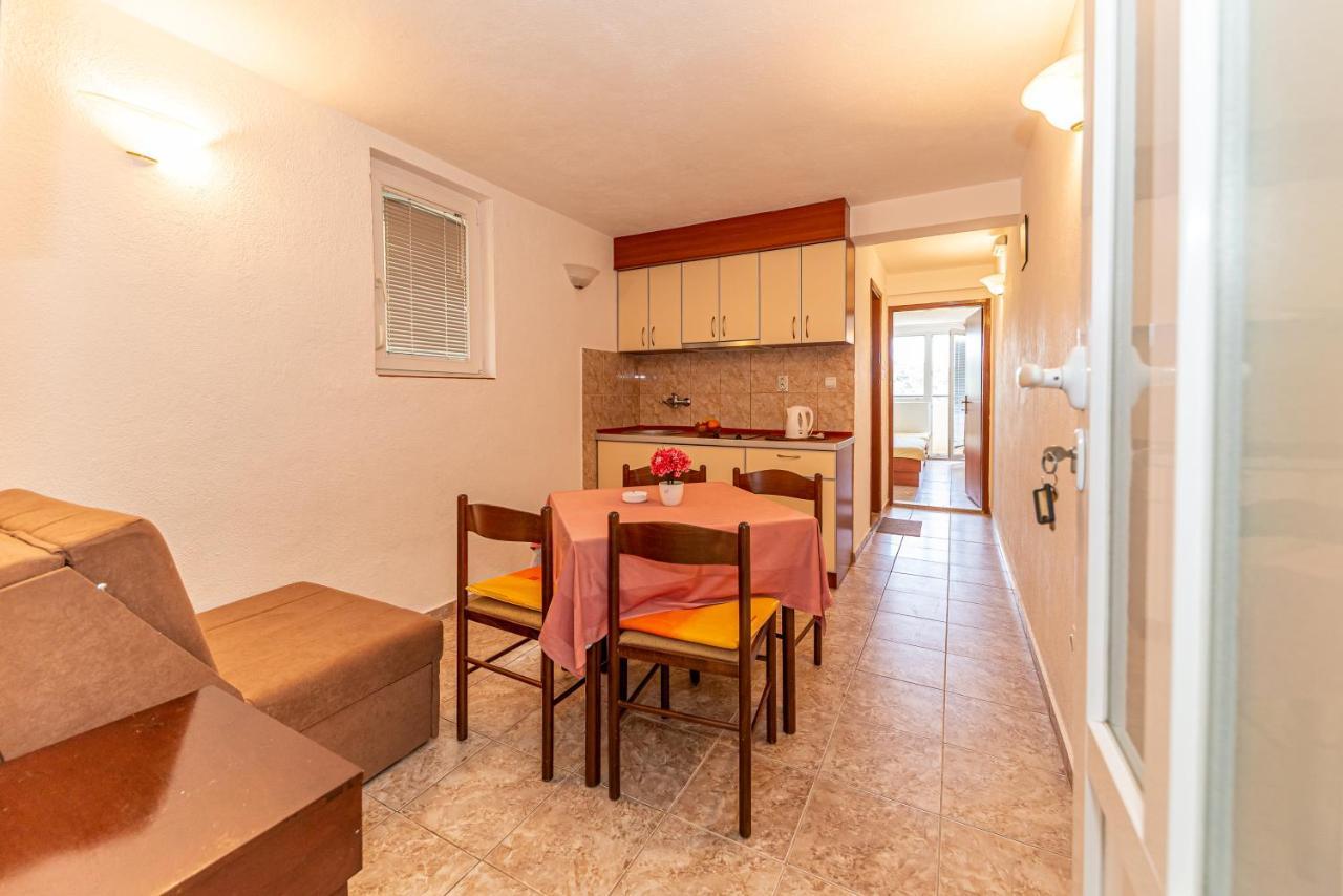 Apartment Knezevic Petrovac na moru Exterior foto
