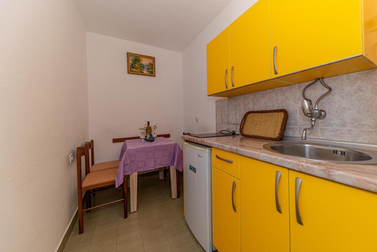 Apartment Knezevic Petrovac na moru Exterior foto