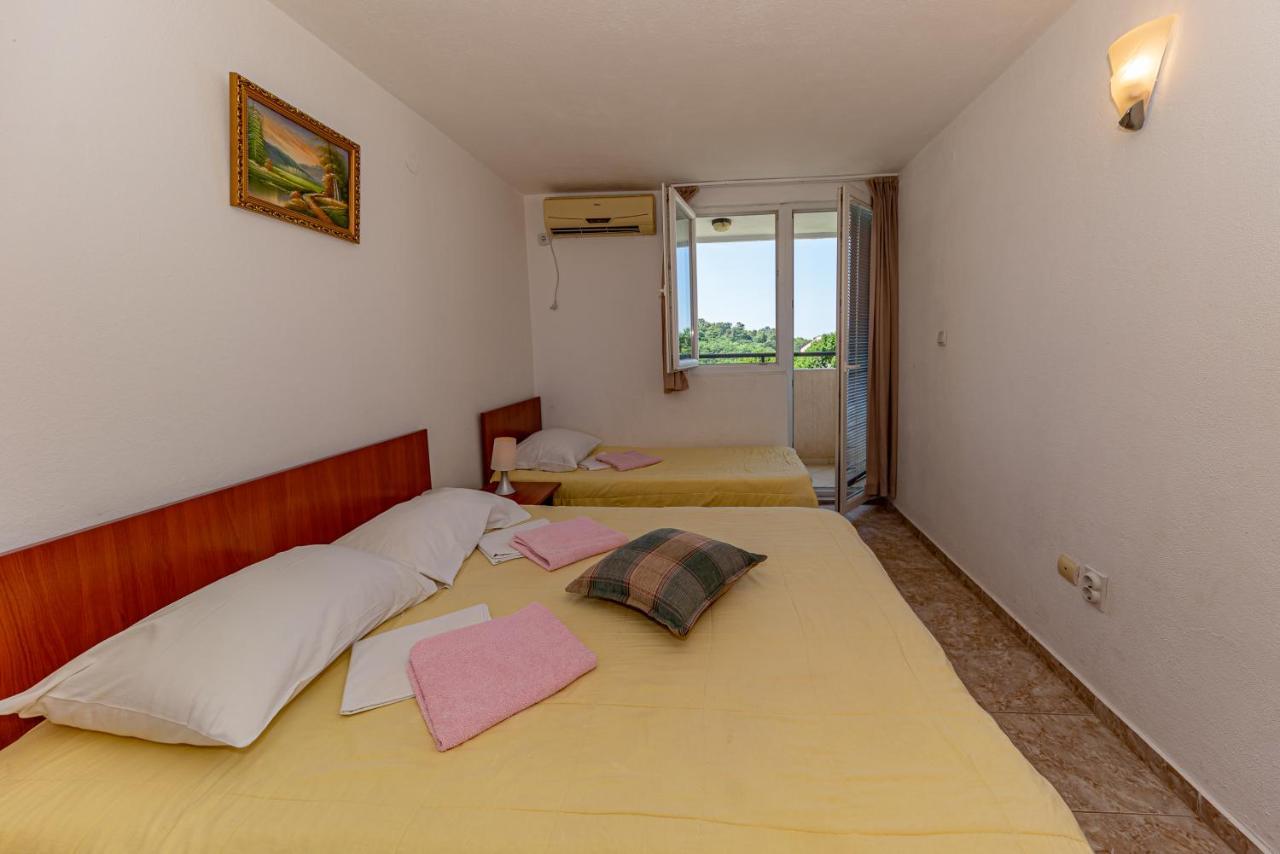 Apartment Knezevic Petrovac na moru Exterior foto